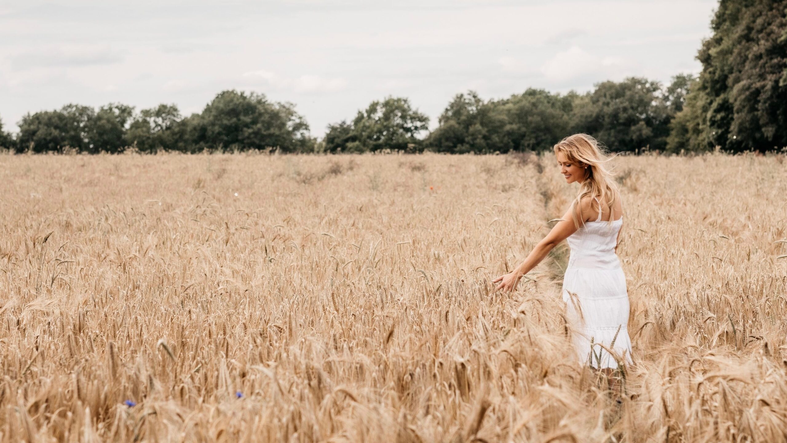 Rebecka Eckert im Kornfeld